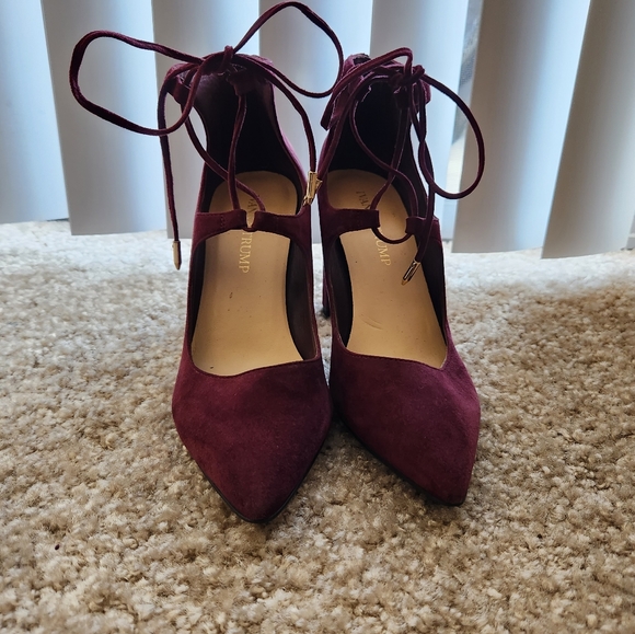 Ivanka Trump Kellsee burgundy suede leather dress pump size 6 - Picture 2 of 8